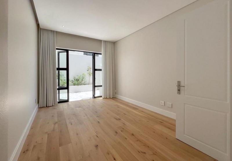 4 Bedroom Property for Sale in Oranjezicht Western Cape